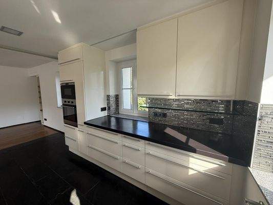 20251014_114504116_iOS