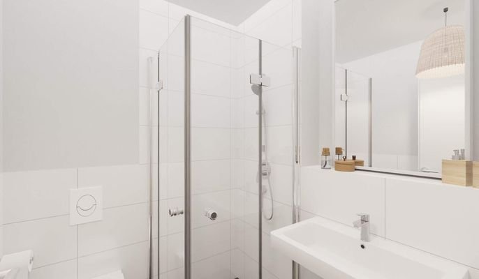 Modern gefliestes Badezimmer mit bodengleicher Dus