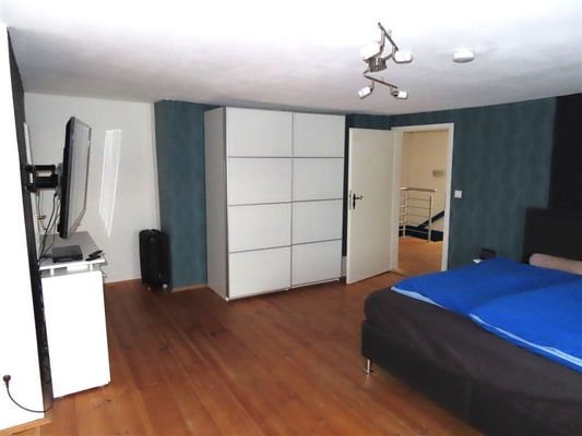 Schlafzimmer DG