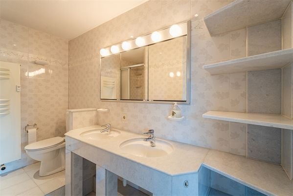 BADEZIMMER 1!