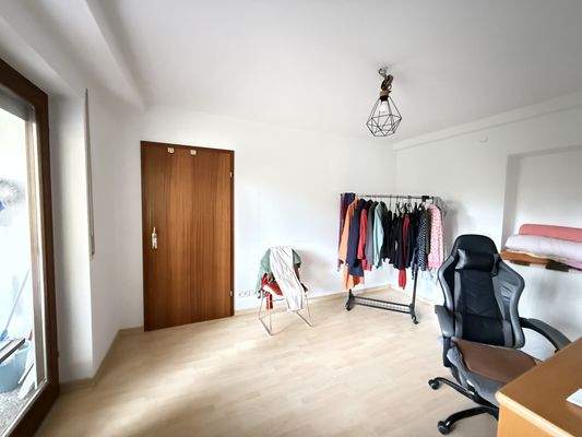 Büro/Zimmer im UG
