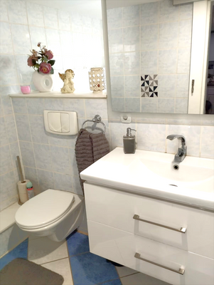 5e7a06db-b335-4b36-8d00-5ae25320eed6