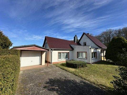 Ansicht süd mit Garage