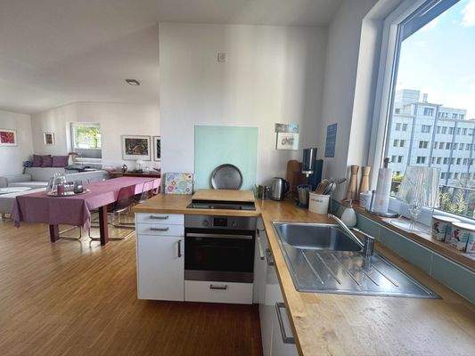 EBK perfekt in Szene gesetzt