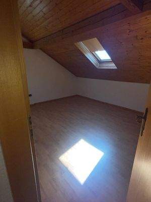 DG Zimmer mit Dachfenster