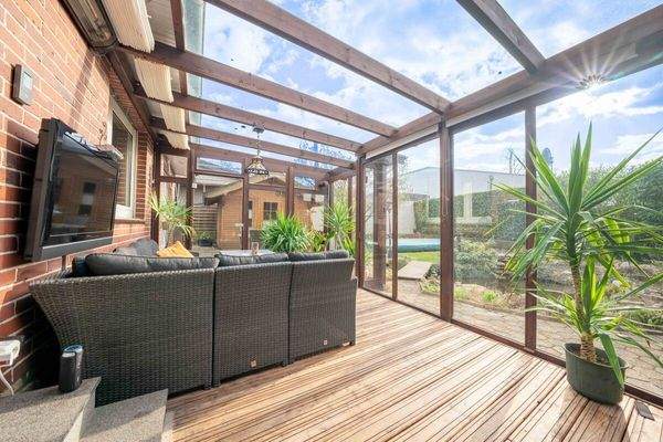 Aus dem Wintergarten können Sie Ihren Garten bewundern