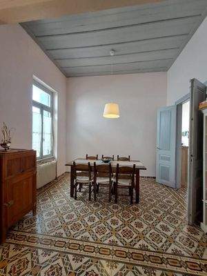 Kreta, Kalyves: Elegante neoklassizistische Villa am Meer zu verkaufen