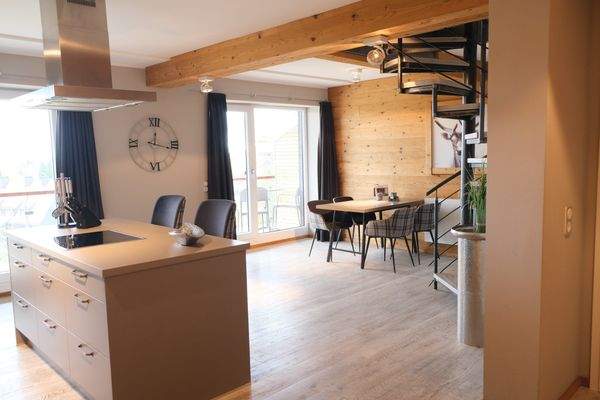 offene Küche mit Essbereich