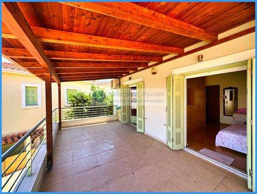 eecbf3ad1601406ab8b8eb4352a07f45-original