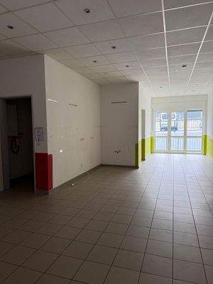 Raum hinten / Küchezeile