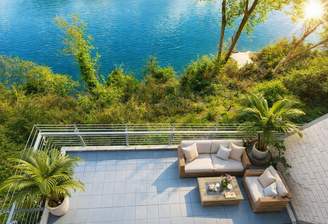 Terrasse1 mit Blick auf den Rhein.png