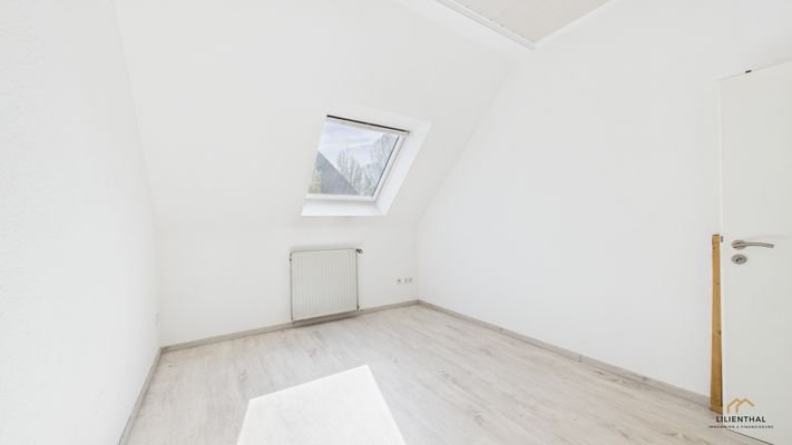 Schlafzimmer 2 DG