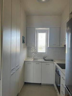 Kreta, Maleme: Erdgeschosswohnung zu verkaufen, nur wenige Schritte vom Strand entfernt