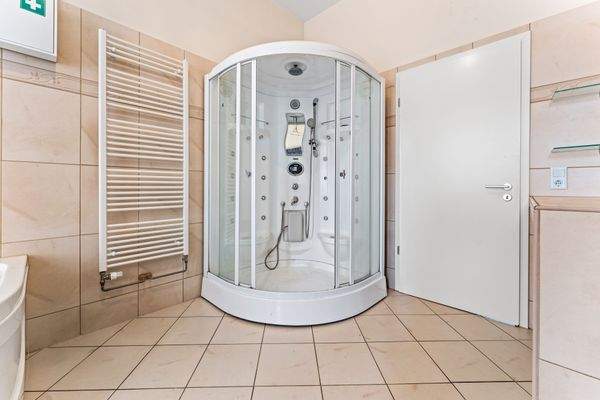 1041-23 Badezimmer1.jpg