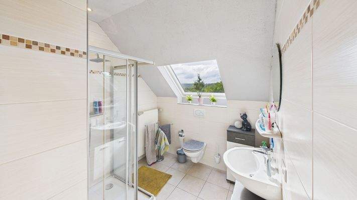 CAM03143G0-PR0190-STILL010