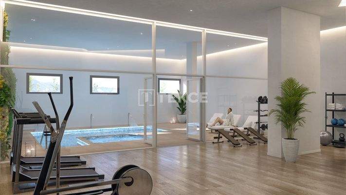 Flats with Large Terraces and Sea Views in Torrox Costa