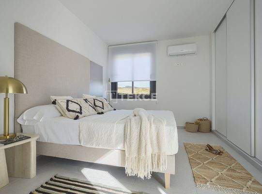 Townhouses with Unparalleled Golf Course Views in Murcia