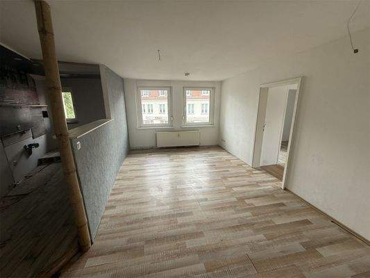 Wohnzimmer Leerwohnung 1. OG r