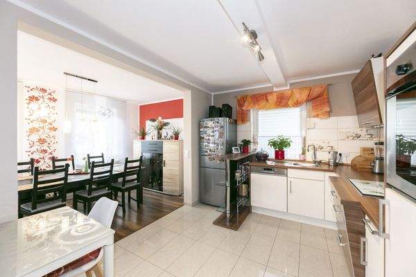 Küche und Esszimmer || EG