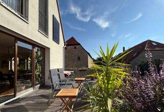 Sonnige Balkonterrasse