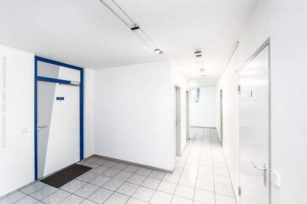 Betreuung / Flur / Eingang Gewerbe - UG