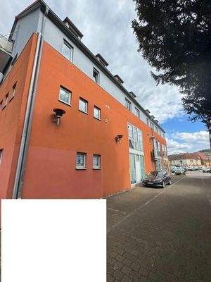 25 Außenansicht zum Zentrum