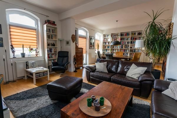 Wohn-/Esszimmer möbliert