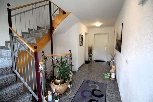 Treppenhaus - Eingang Wohnung