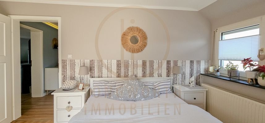 Maisonette-Feucht-Schlafzimmer-Nr-3