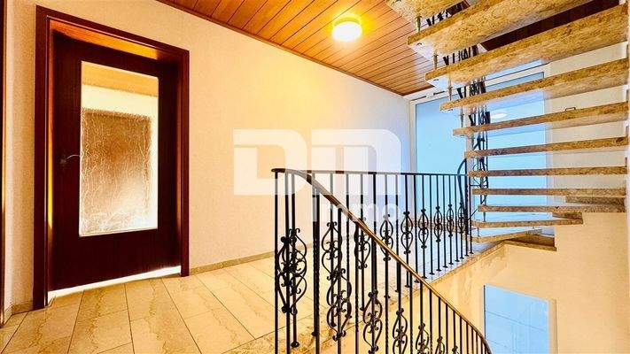 OG Flur / Diele / Treppenaufgang