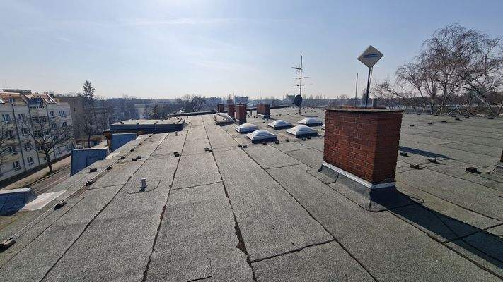 enormer Platz für PV.jpg