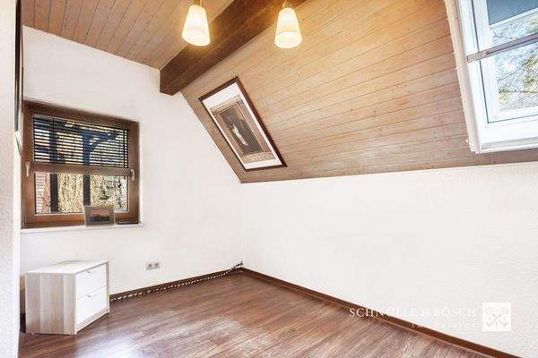 Zimmer im Erdgeschoss fürs Schlafzimmer oder Büro