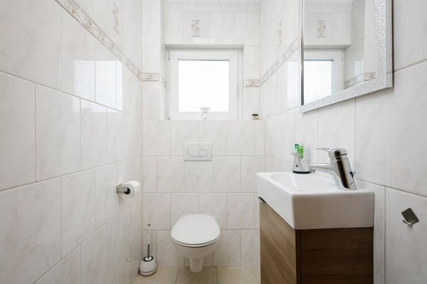 separates WC