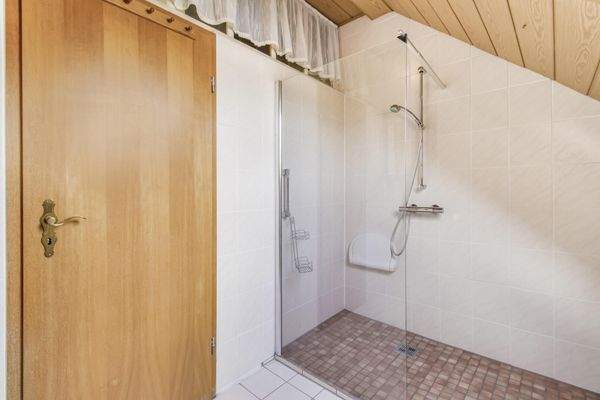 Badezimmer im Dachgeschoss