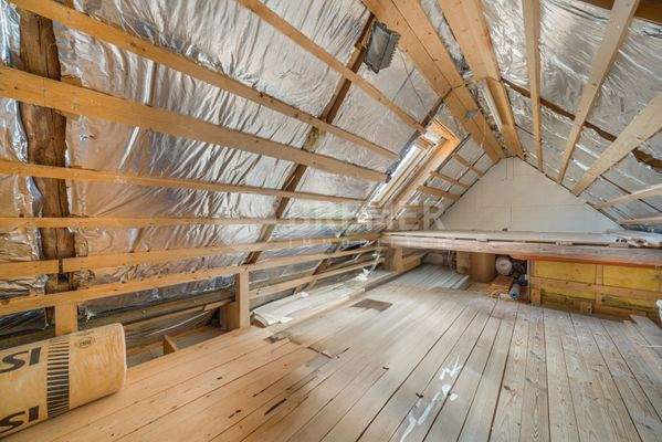 Whg. 1, Spitzboden, Abstell