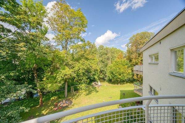 Blick vom Balkon in der Garten