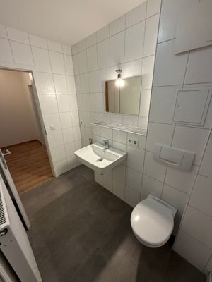 Badezimmer 3.JPG