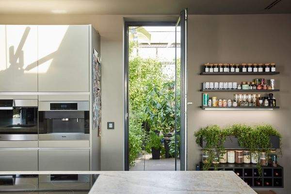 Angrenzendes Gewächshaus zur vielseitigen Nutzung möglich