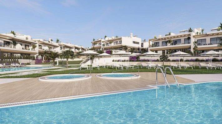 Apartments with Pools and Jacuzzis Near Amenities in Torrevieja
