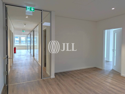 Flur - 4. OG - JLL