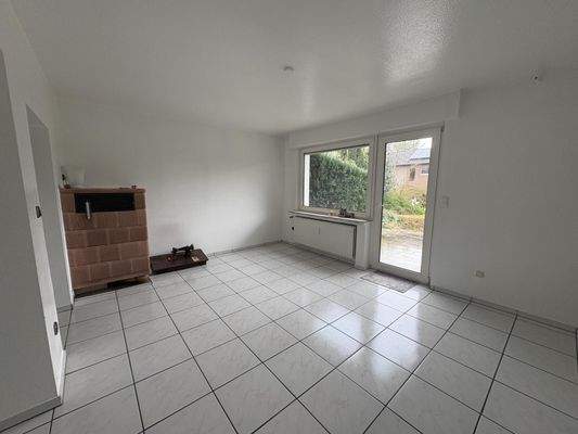 Kachelofen im Wohnzimmer (Erdgeschoss)