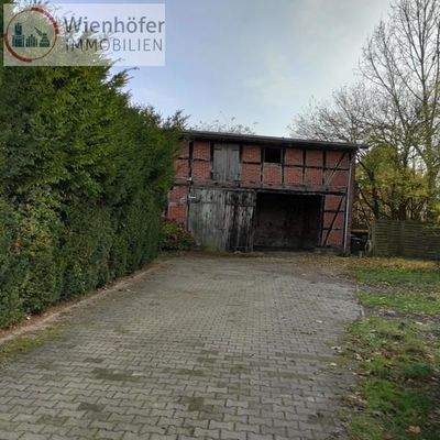 Hofeinfaht mit Carport