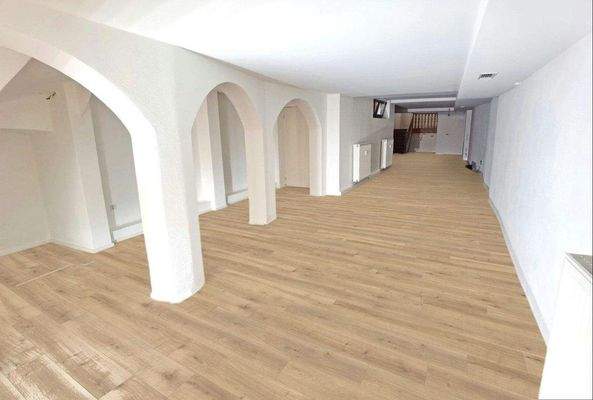 Raumwirkung mit neuem Boden (Beispiel 1)