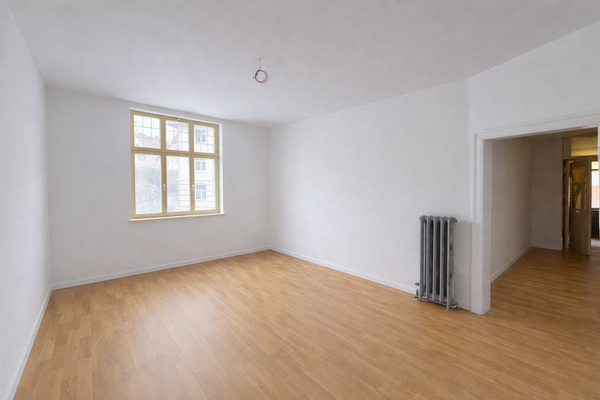 Erfursterstraße 1. OG Hinten Zimmer Innenhof.png
