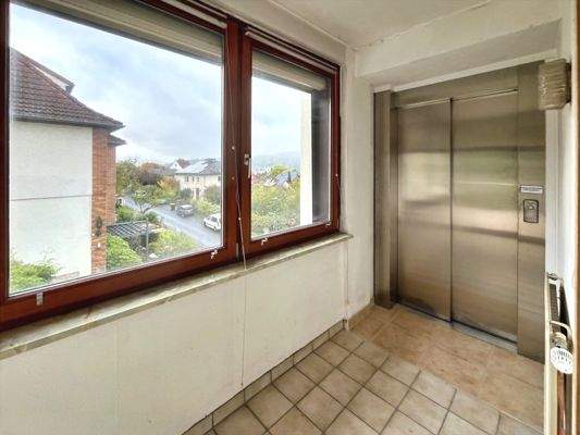 OG Eingang Fahrstuhl