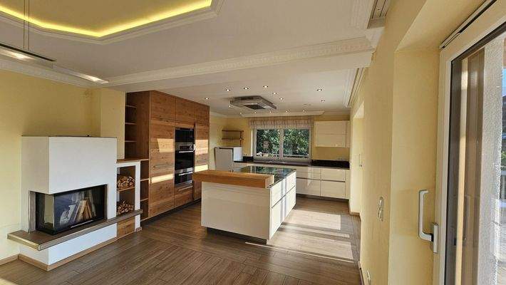 Hochwertige, große Küche