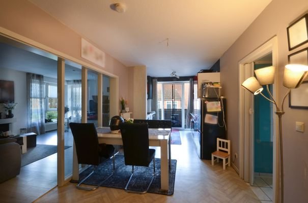 Wohnung 15 - offene Küche mit Essbereich - Blick a