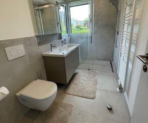 feines Badezimmerinterior