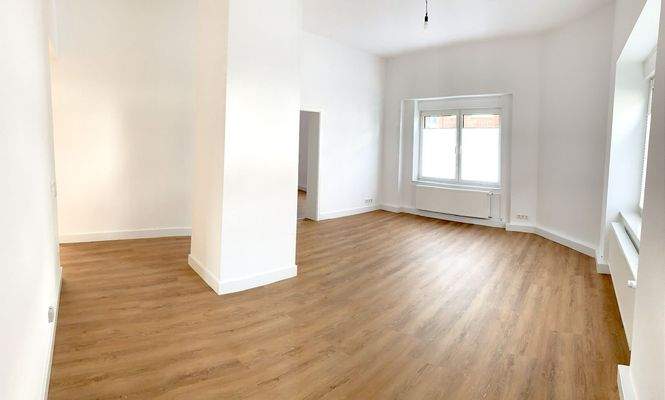 Wohn-/Esszimmer mit Küchenzeile