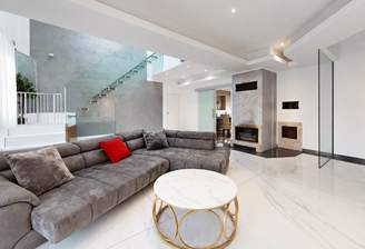 Wohnzimmer (großes Haus)